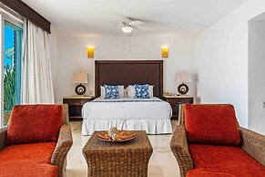 Elegant Multi-level Penthouse With Rooftop Jacuzzi, bay Views, Pool & 