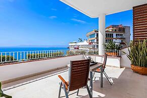 Elegant Multi-level Penthouse With Rooftop Jacuzzi, bay Views, Pool & 