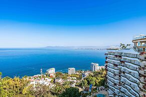 Elegant Multi-level Penthouse With Rooftop Jacuzzi, bay Views, Pool & 