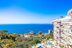 Elegant Multi-level Penthouse With Rooftop Jacuzzi, bay Views, Pool & 