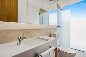 Oceanfront Gem With Bay View Terrace & Direct Sea Access