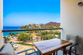 Oceanfront Gem With Bay View Terrace & Direct Sea Access