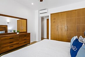 Chic Coastal Condo With Private Balcony, Pool Access & Steps to the Be