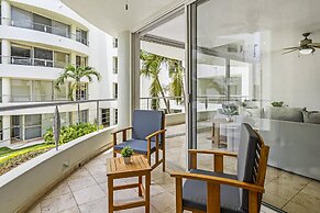 Chic Coastal Condo With Private Balcony, Pool Access & Steps to the Be