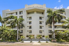 Chic Coastal Condo With Private Balcony, Pool Access & Steps to the Be