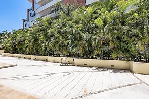 Chic Coastal Condo With Private Balcony, Pool Access & Steps to the Be