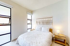 Ocean-view Condo With Infinity Pool, Rooftop Lounge, & Private Balcony