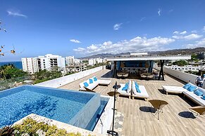 Ocean-view Condo With Infinity Pool, Rooftop Lounge, & Private Balcony