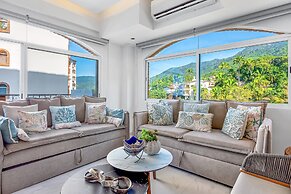 Charming Beach Apartment With Pool and Beach Access, Full Kitchen and 