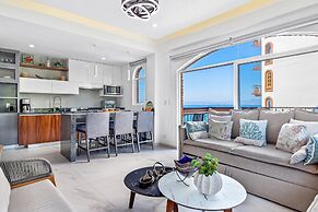 Charming Beach Apartment With Pool and Beach Access, Full Kitchen and 