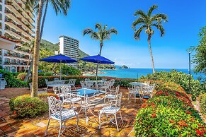 Charming Beach Apartment With Pool and Beach Access, Full Kitchen and 