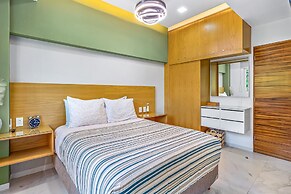 Charming Beach Apartment With Pool and Beach Access, Full Kitchen and 