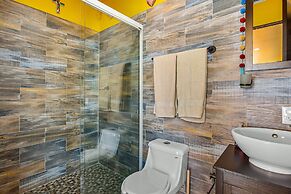 Dog-friendly Ocean View Penthouse & Studio With a Full Kitchen & Kitch