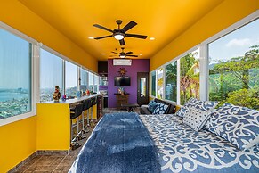 Dog-friendly Ocean View Penthouse & Studio With a Full Kitchen & Kitch