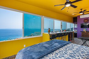 Dog-friendly Ocean View Penthouse & Studio With a Full Kitchen & Kitch