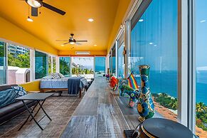 Dog-friendly Ocean View Penthouse & Studio With a Full Kitchen & Kitch
