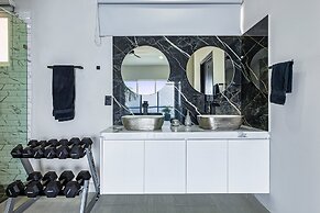 Dog-friendly Ocean View Penthouse & Studio With a Full Kitchen & Kitch