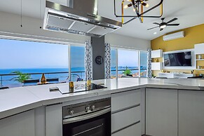 Dog-friendly Ocean View Penthouse & Studio With a Full Kitchen & Kitch