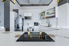 Dog-friendly Ocean View Penthouse & Studio With a Full Kitchen & Kitch