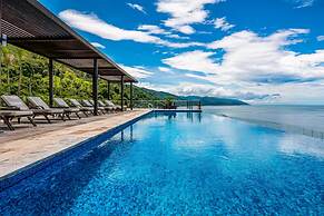 Inviting Waterfront Condo With Amazing Pool, Balcony & W/D
