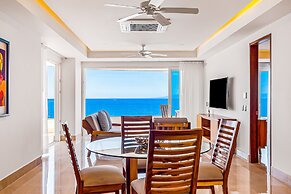 Inviting Waterfront Condo With Amazing Pool, Balcony & W/D