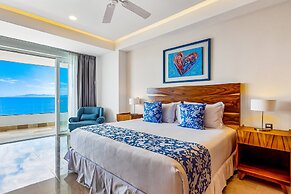 Inviting Waterfront Condo With Amazing Pool, Balcony & W/D