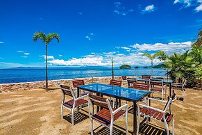 Inviting Waterfront Condo With Amazing Pool, Balcony & W/D