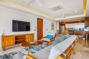 Inviting Waterfront Condo With Amazing Pool, Balcony & W/D