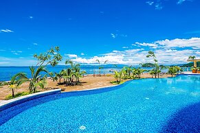 Inviting Waterfront Condo With Amazing Pool, Balcony & W/D