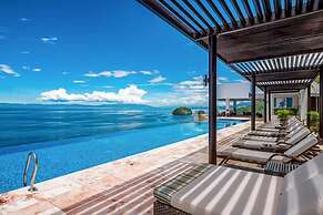 Inviting Waterfront Condo With Amazing Pool, Balcony & W/D