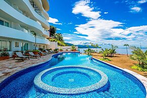 Inviting Waterfront Condo With Amazing Pool, Balcony & W/D