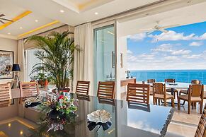 Upscale Oceanfront Condo With Extensive Balcony, Pool & Ocean Views
