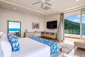 Upscale Oceanfront Condo With Extensive Balcony, Pool & Ocean Views