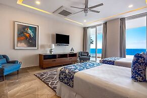 Upscale Oceanfront Condo With Extensive Balcony, Pool & Ocean Views