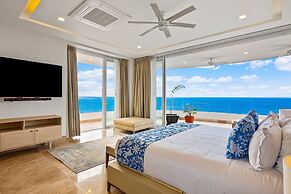 Upscale Oceanfront Condo With Extensive Balcony, Pool & Ocean Views
