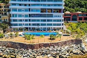 Upscale Oceanfront Condo With Extensive Balcony, Pool & Ocean Views