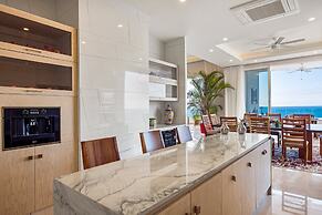 Upscale Oceanfront Condo With Extensive Balcony, Pool & Ocean Views