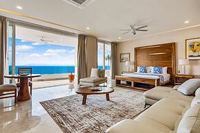 Upscale Oceanfront Condo With Extensive Balcony, Pool & Ocean Views