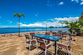 Upscale Oceanfront Condo With Extensive Balcony, Pool & Ocean Views