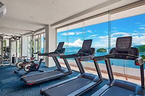 Upscale Oceanfront Condo With Extensive Balcony, Pool & Ocean Views