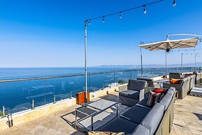 Stunning Oceanview Suite With Cliffside Infinity Pool, Terrace & Gourm