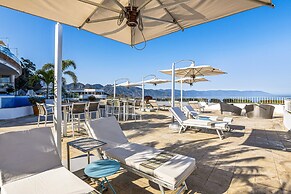 Stunning Oceanview Suite With Cliffside Infinity Pool, Terrace & Gourm