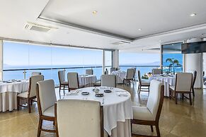 Stunning Oceanview Suite With Cliffside Infinity Pool, Terrace & Gourm