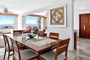 Stunning Oceanview Suite With Cliffside Infinity Pool, Terrace & Gourm