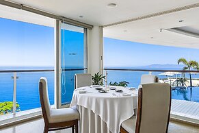 Stunning Oceanview Suite With Cliffside Infinity Pool, Terrace & Gourm