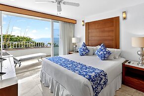 Stunning Oceanview Suite With Cliffside Infinity Pool, Terrace & Gourm