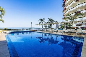 Stunning Oceanview Suite With Cliffside Infinity Pool, Terrace & Gourm