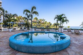 Stunning Oceanview Suite With Cliffside Infinity Pool, Terrace & Gourm