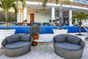 Stunning Oceanview Suite With Cliffside Infinity Pool, Terrace & Gourm