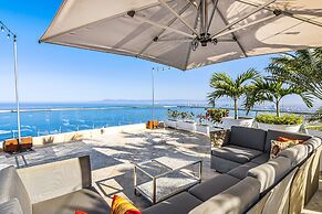 Stunning Oceanview Suite With Cliffside Infinity Pool, Terrace & Gourm